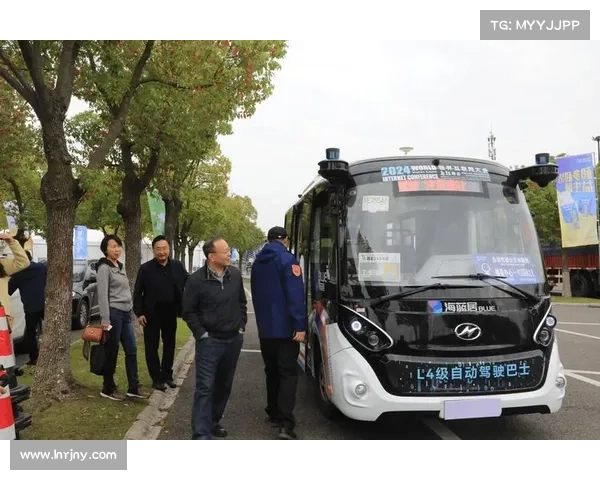 事业形象双重加持!金龙特大型公路车批量交付九江 事业形象双重加持!金龙特大型公路车批量交付九江